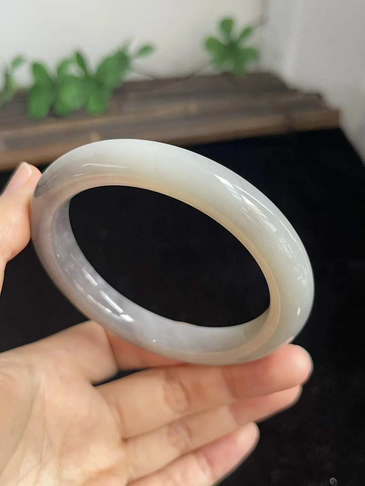 正圈57圈口，和田玉手镯