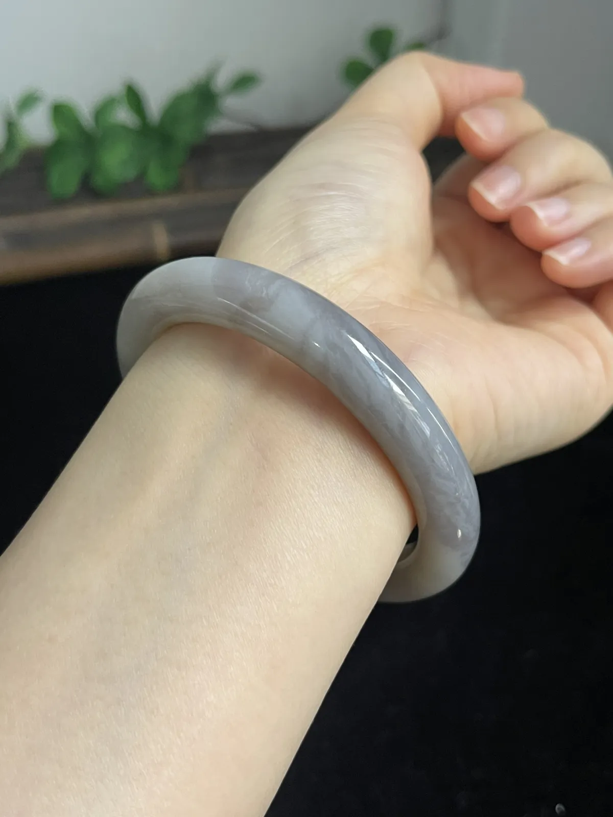 正圈56.3圈口，和田玉手镯