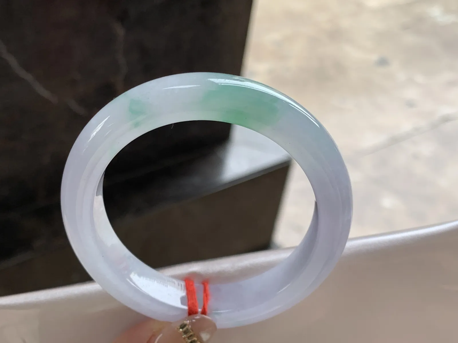 54-12.3-9

飘绿手镯^_有种有色～绿色点缀