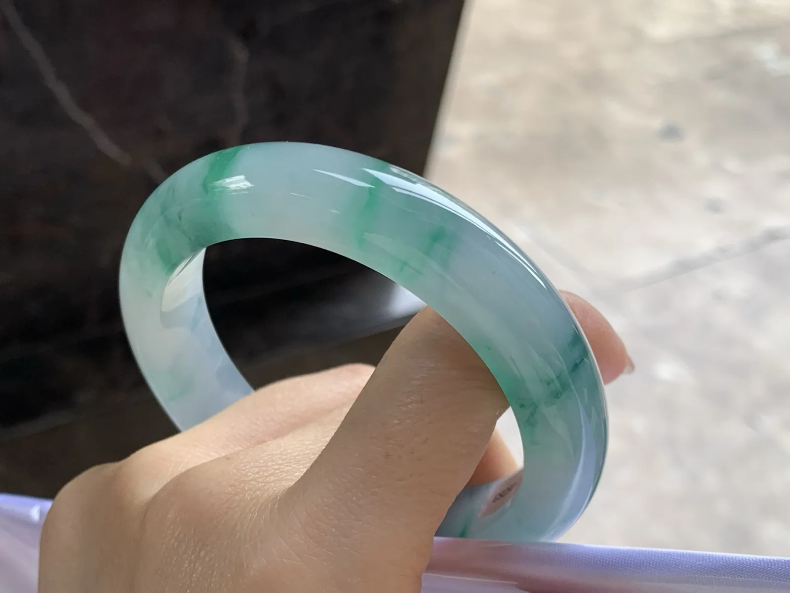 59-13.3-10

冰飘绿手镯^_^绿花点缀