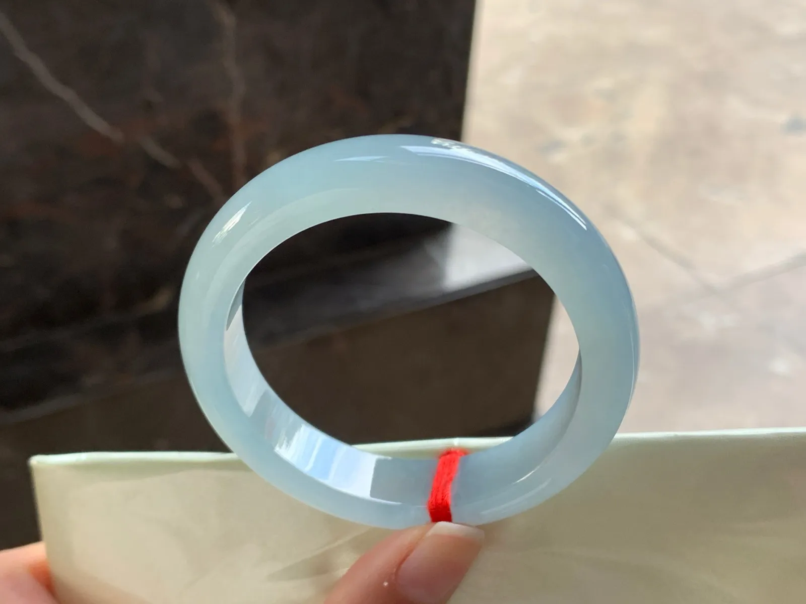 52.5-12.3-8.4

冰蓝手镯^_^水润冰透