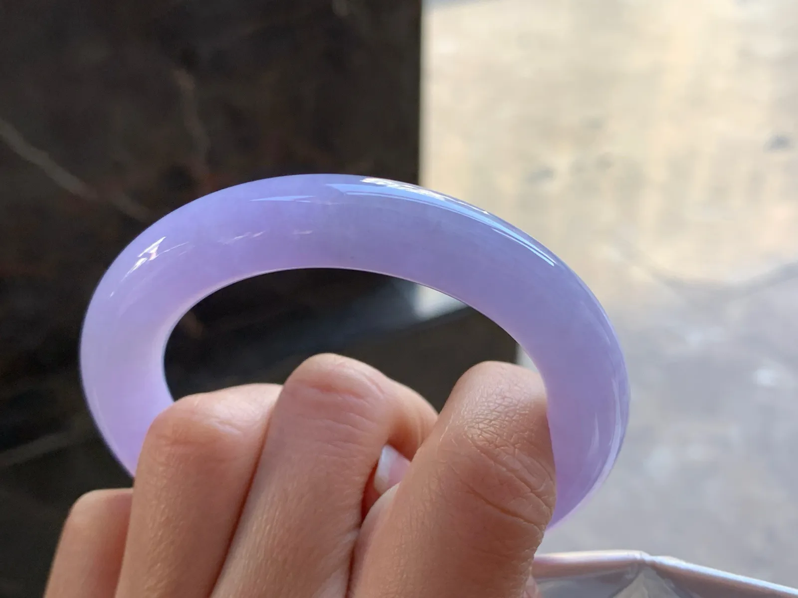 53.5-12.9

紫罗兰圆条手镯^_^鲜艳 玉质温润