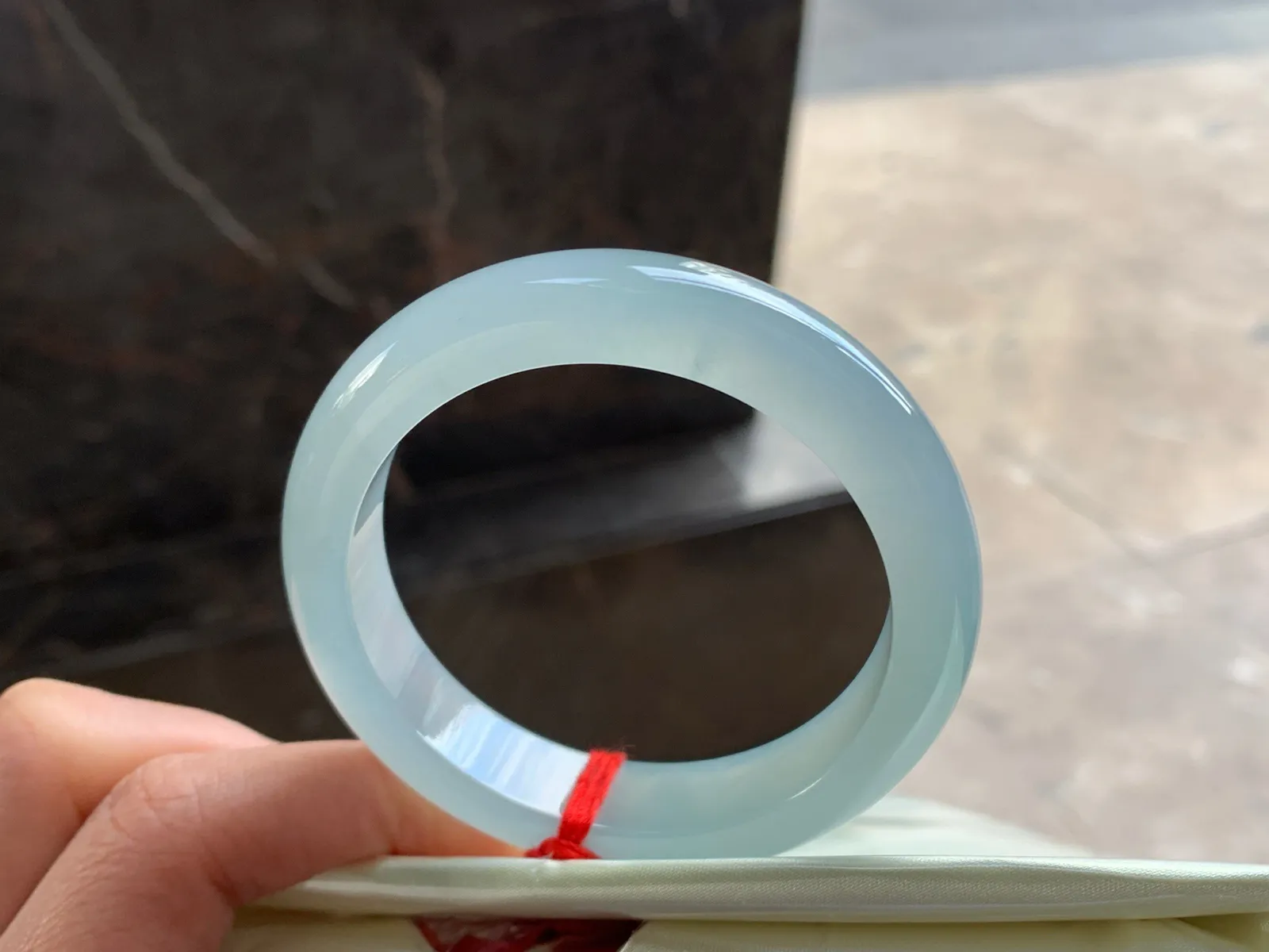 52.5-12.3-8.4

冰蓝手镯^_^水润冰透