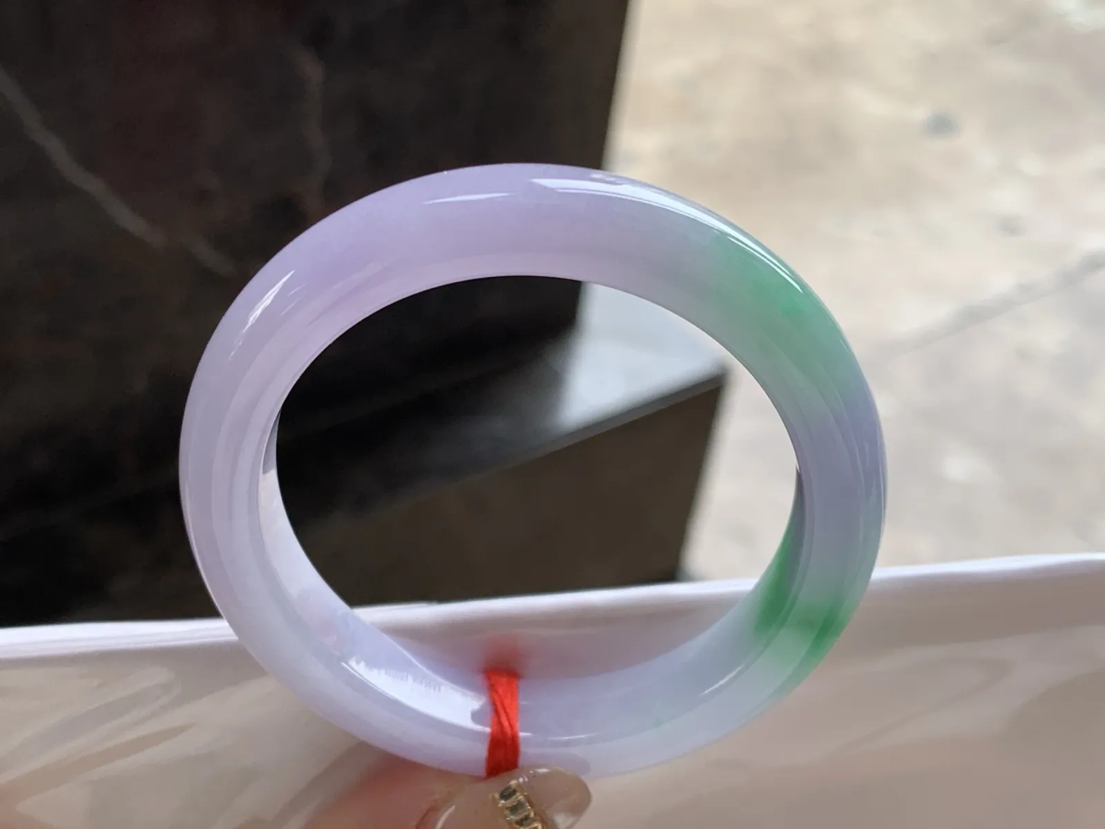 52-10.9-8.4

春带彩手镯^_^肉质细腻 颜色浓郁