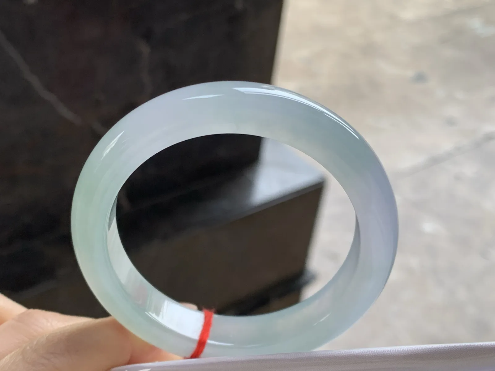 55.5-11.9-9.8

冰种晴水手镯^_^种水 小清新 甜甜的底子