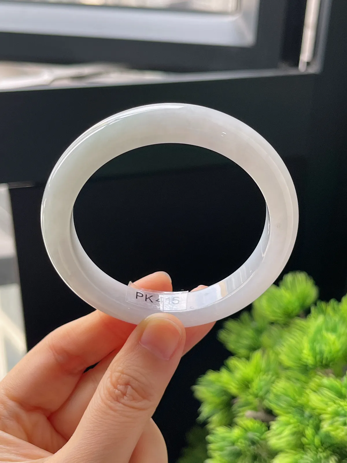 正圈54圈口，翡翠糯化种白色手镯