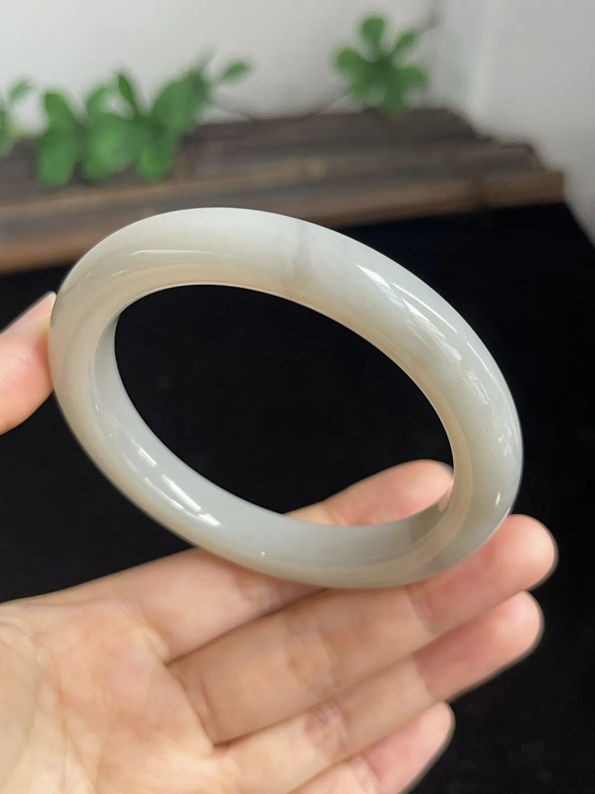 正圈56.2圈口，和田玉手镯