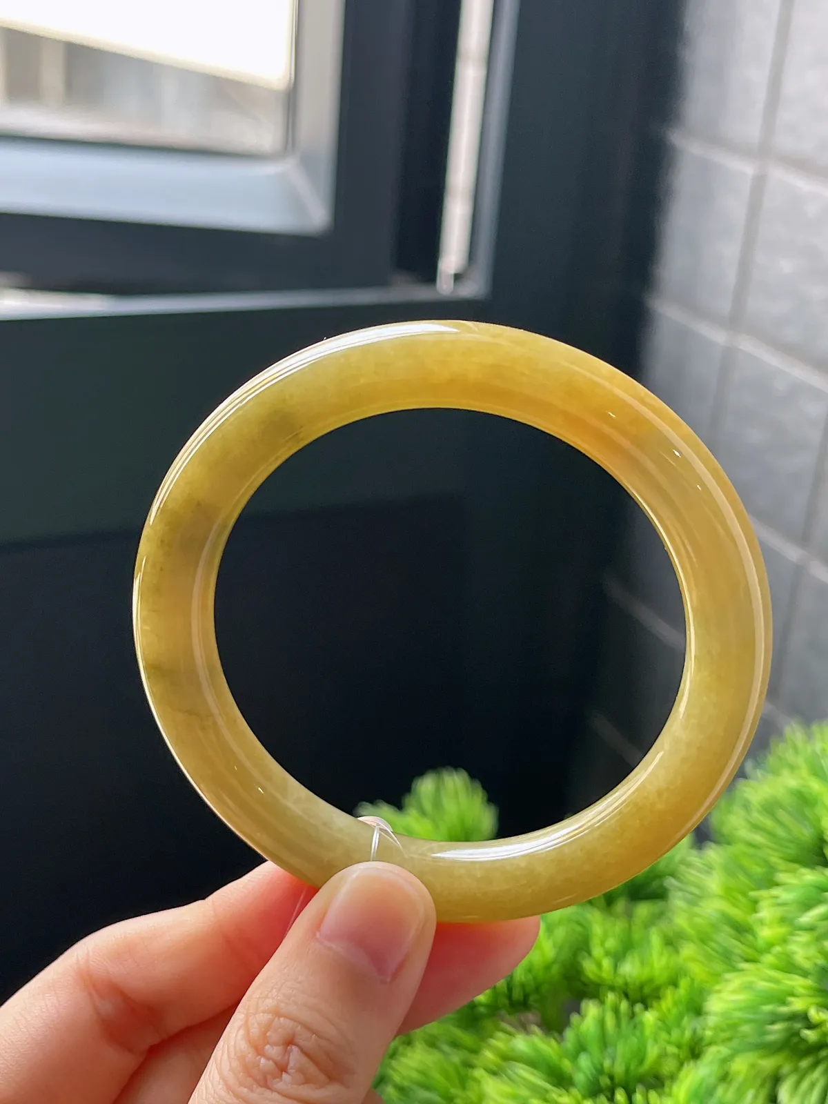 圆镯54.8圈口，翡翠糯化种黄色手镯