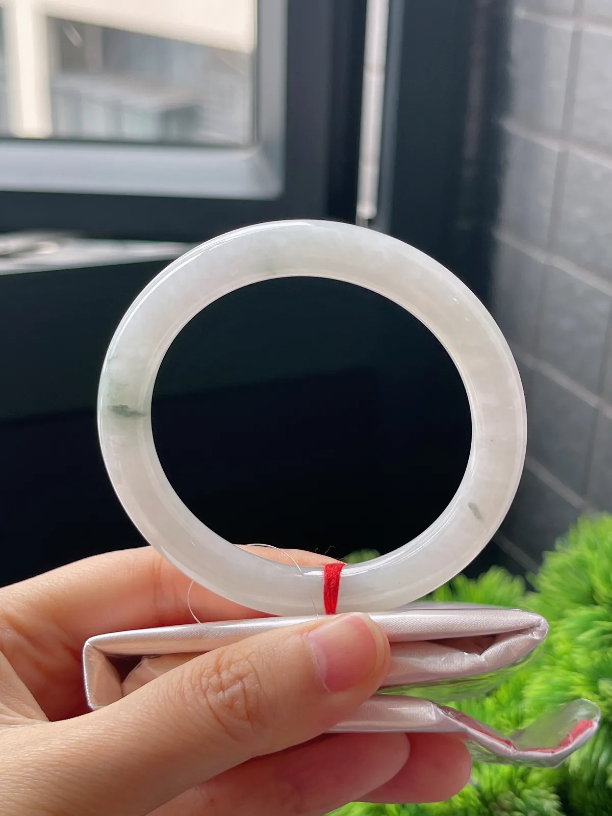 圆镯53.2圈口，翡翠糯化种飘花手镯