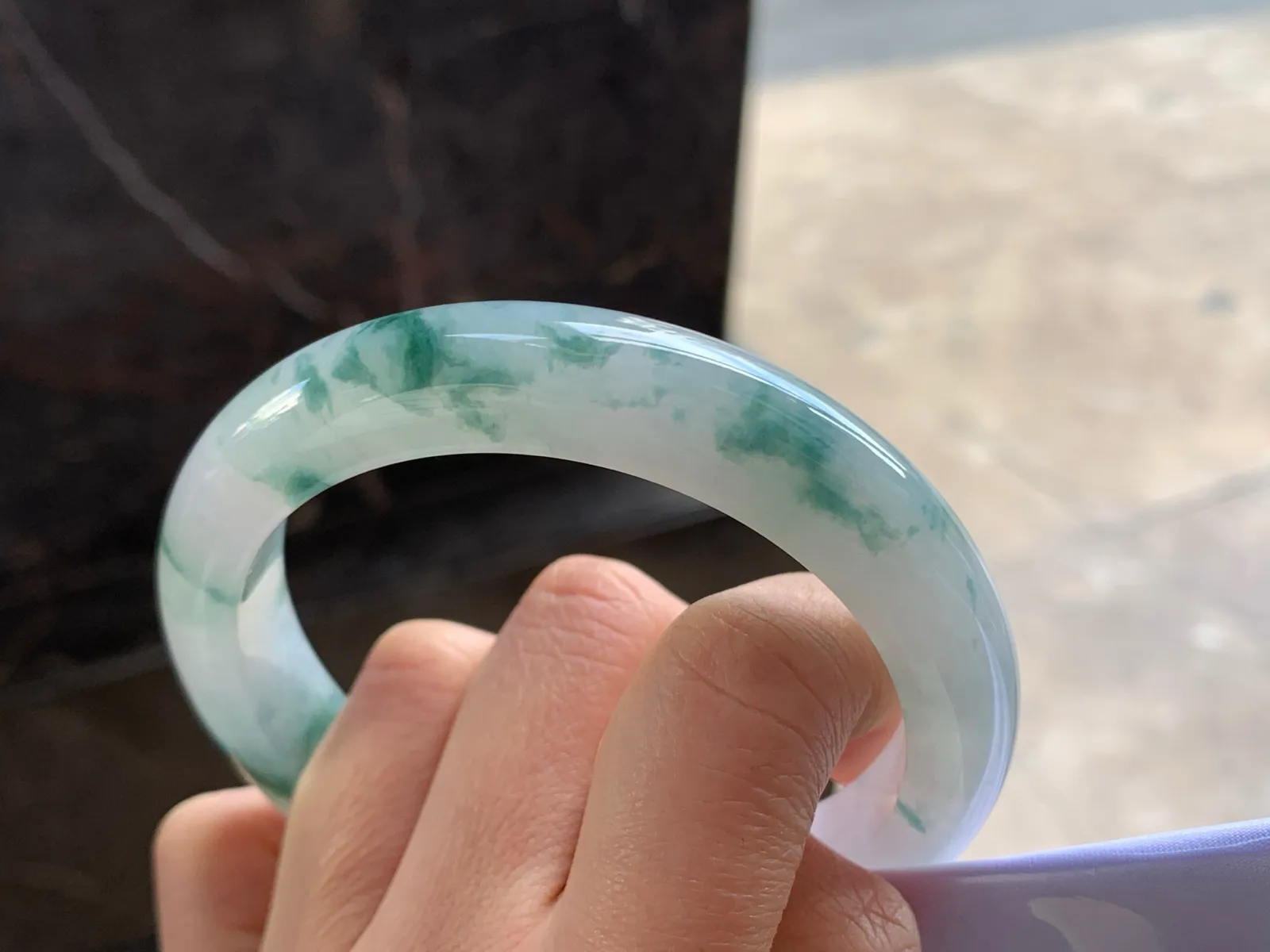 61.5-12.7-9.4

蓝花大圈手镯^_^飘花浓郁