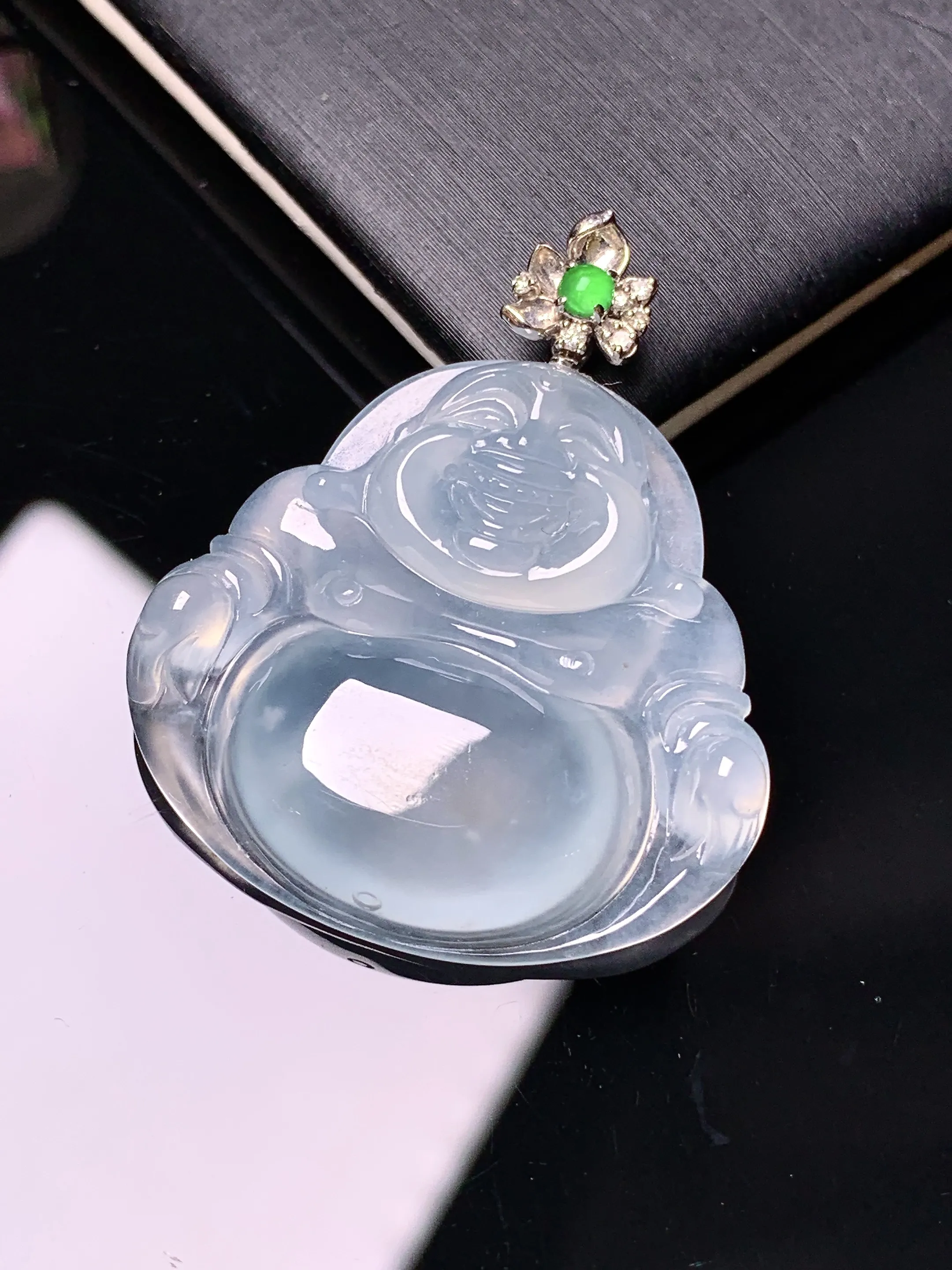 18k金镶嵌冰种佛公吊坠 玉质细腻 色泽艳丽清新 整体尺寸35.2*29.5*5.8