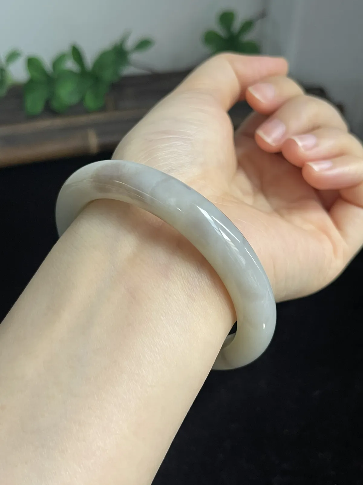 正圈56.2圈口，和田玉手镯
