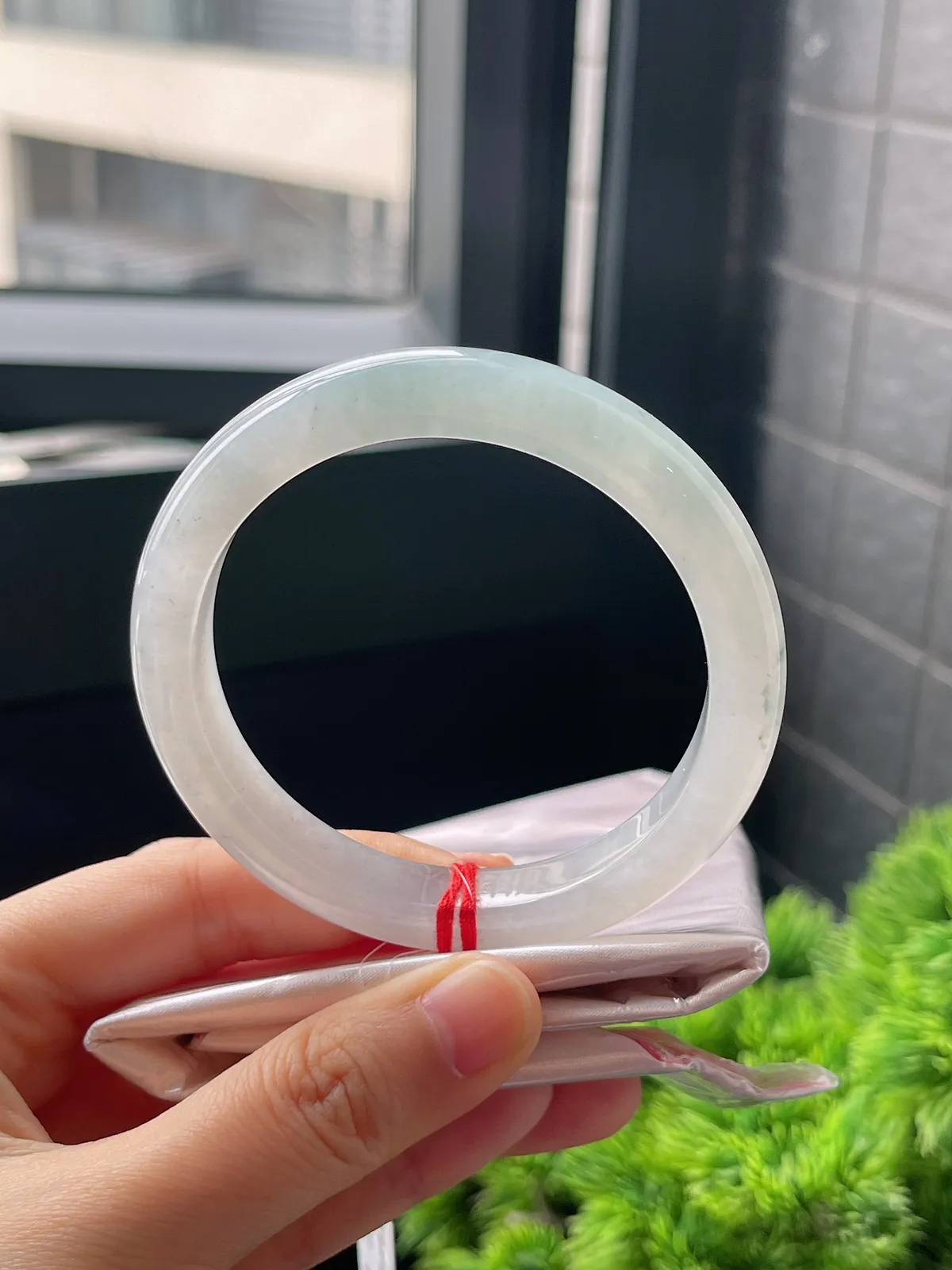 正圈56.2圈口，翡翠冰糯种飘花手镯