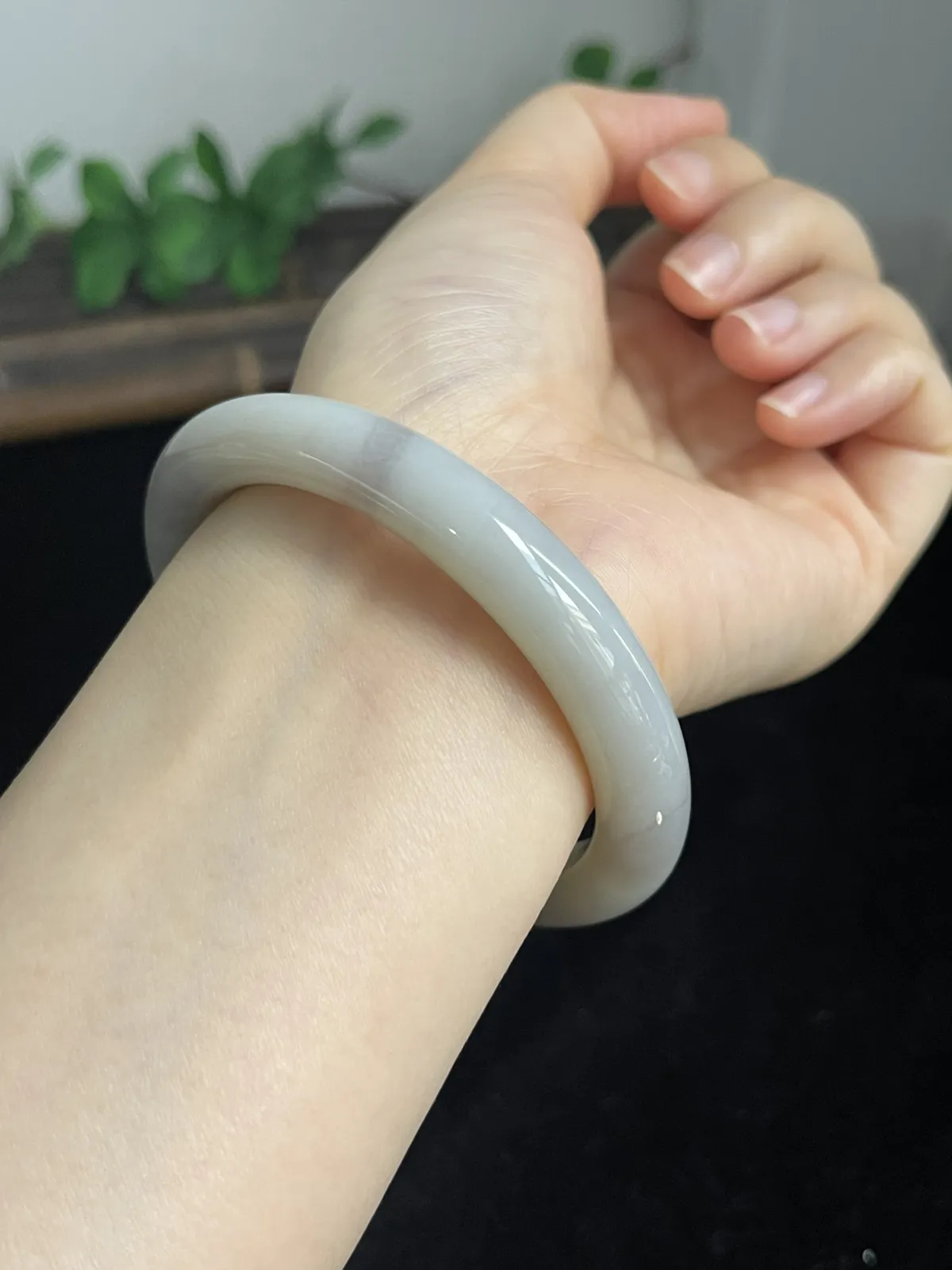 正圈56.3圈口，和田玉手镯