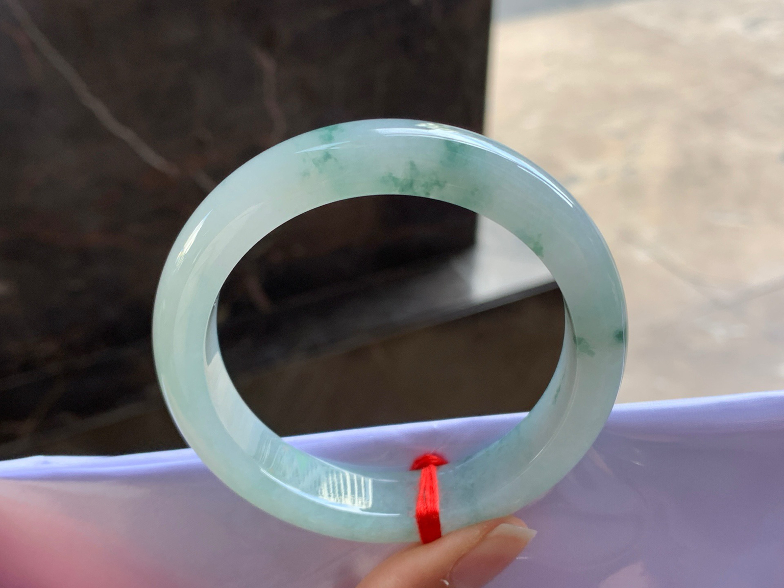 53-12-8.8

飘花手镯^_^玉质温润