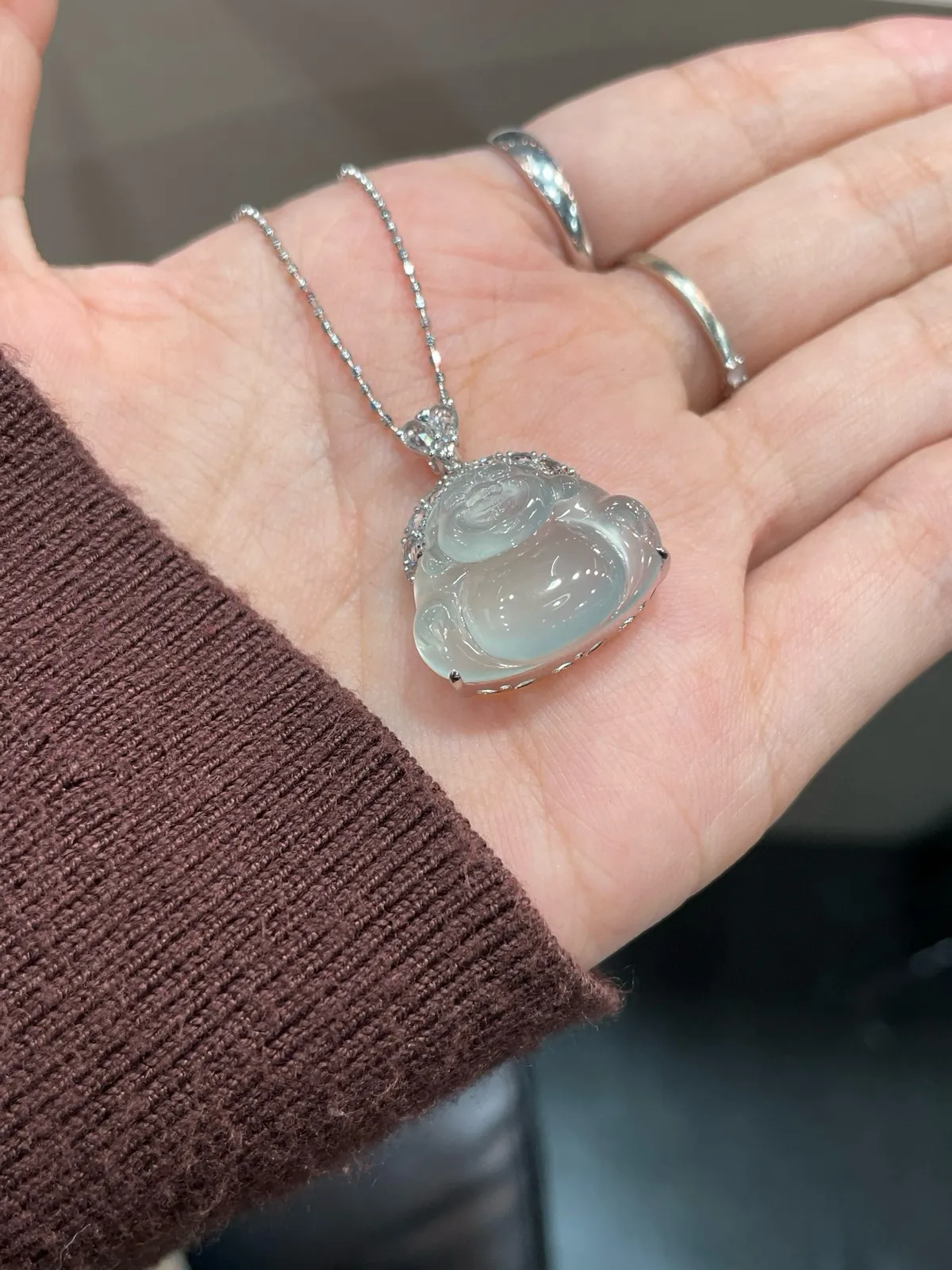 冰晴 起胶感 小佛公吊坠

18k金简镶嵌