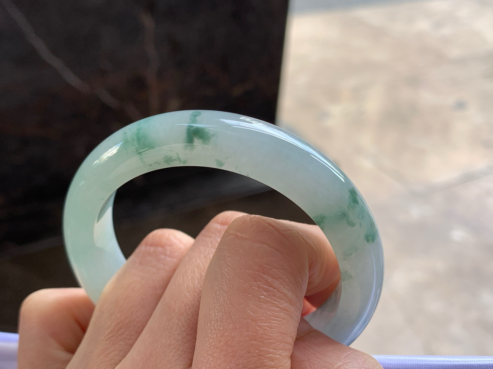 53-12-8.8

飘花手镯^_^玉质温润