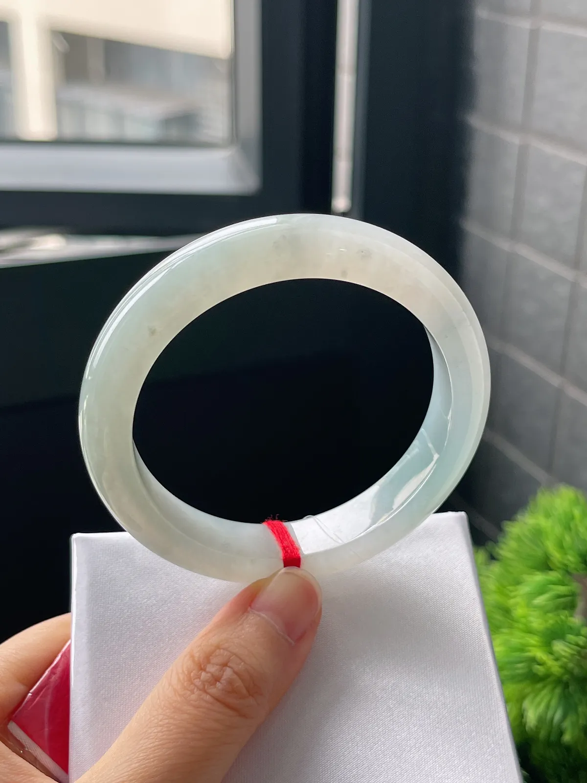 正圈53.6圈口，翡翠冰糯化淡蓝色手镯