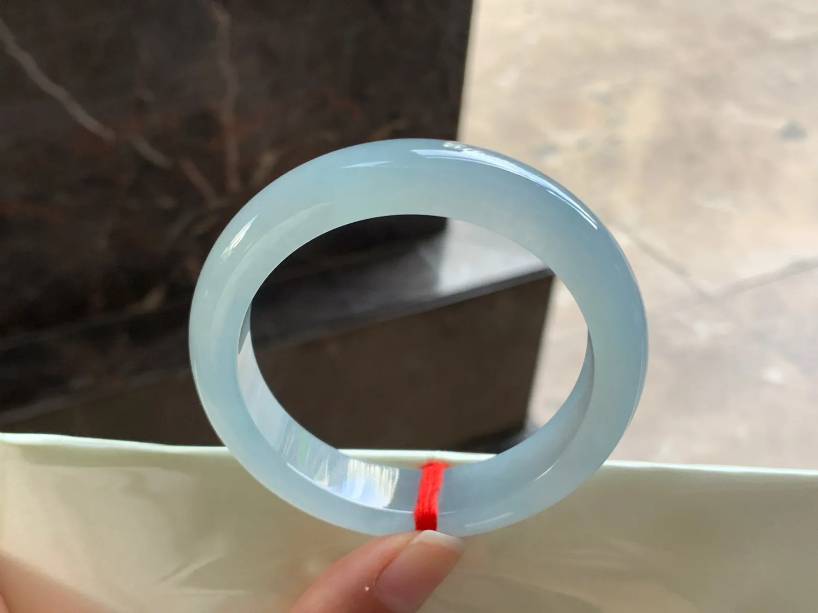 52.5-12.3-8.4

冰蓝手镯^_^水润冰透