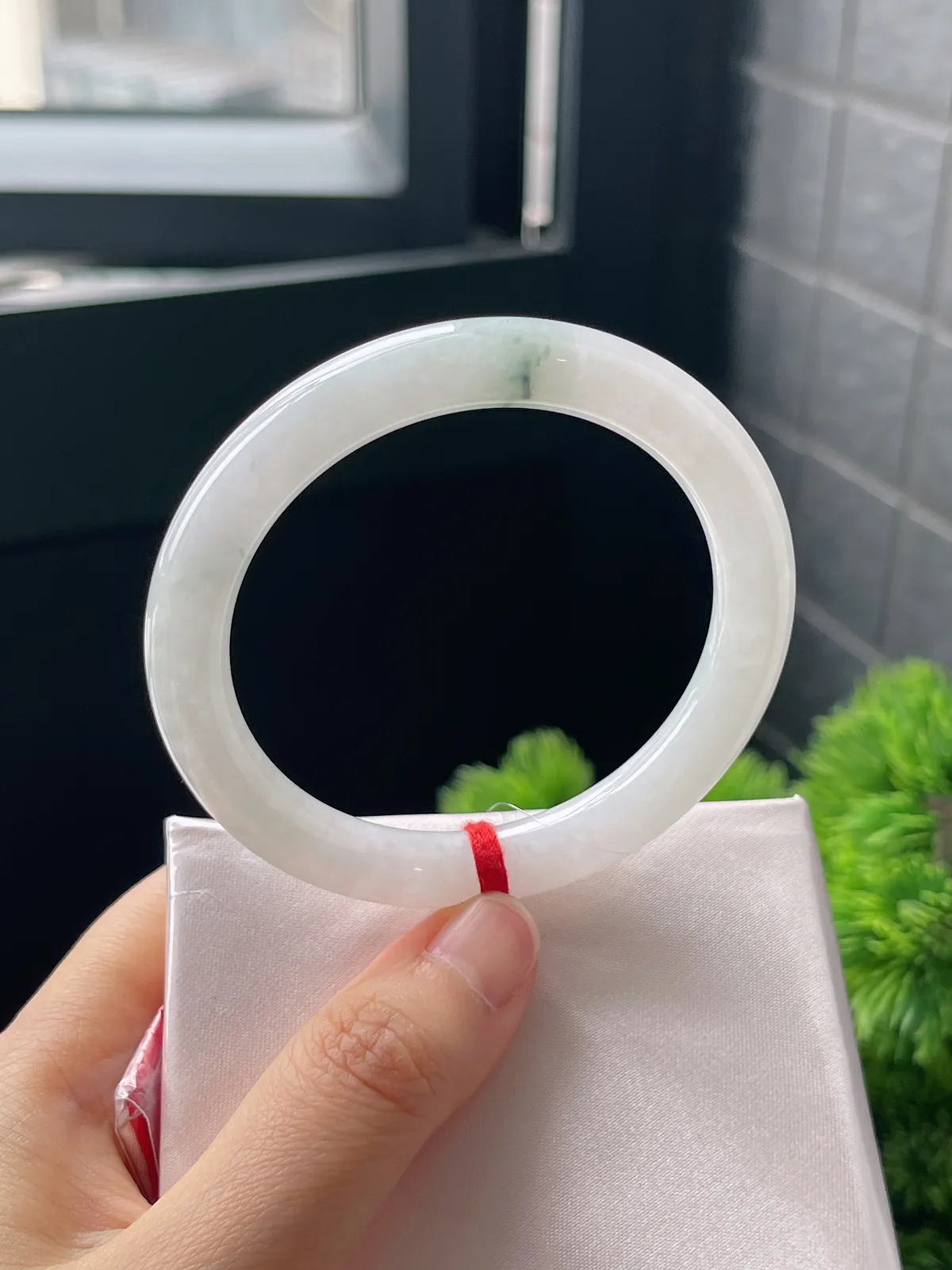 圆镯53.2圈口，翡翠糯化种飘花手镯