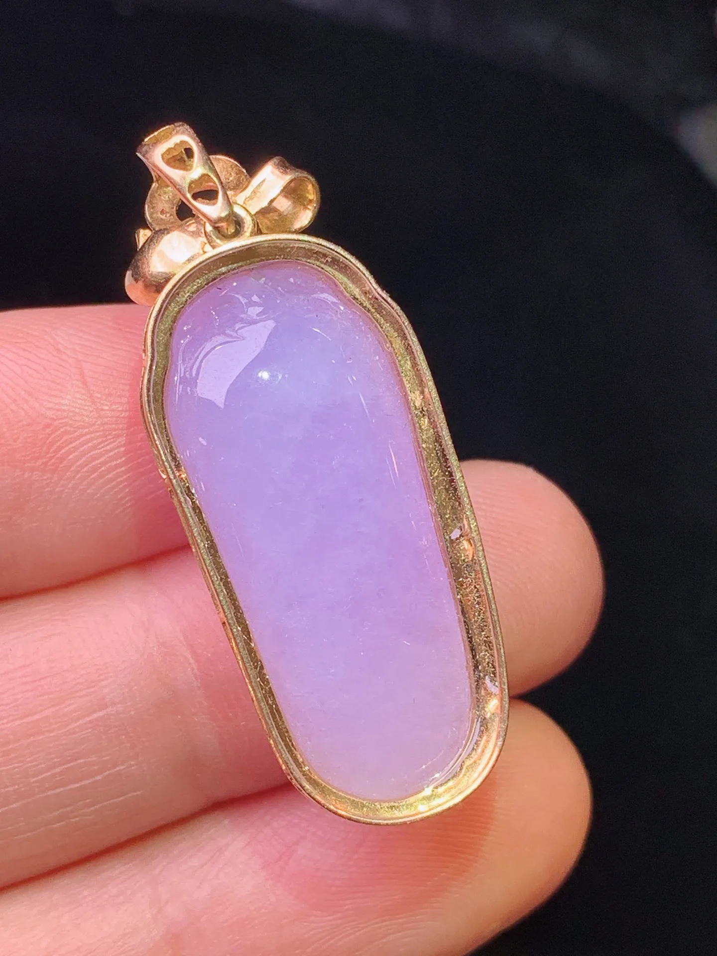 18k金钻镶嵌紫罗兰福瓜吊坠 玉质细腻 色泽艳丽清新 整体尺寸36.2*14*8.5