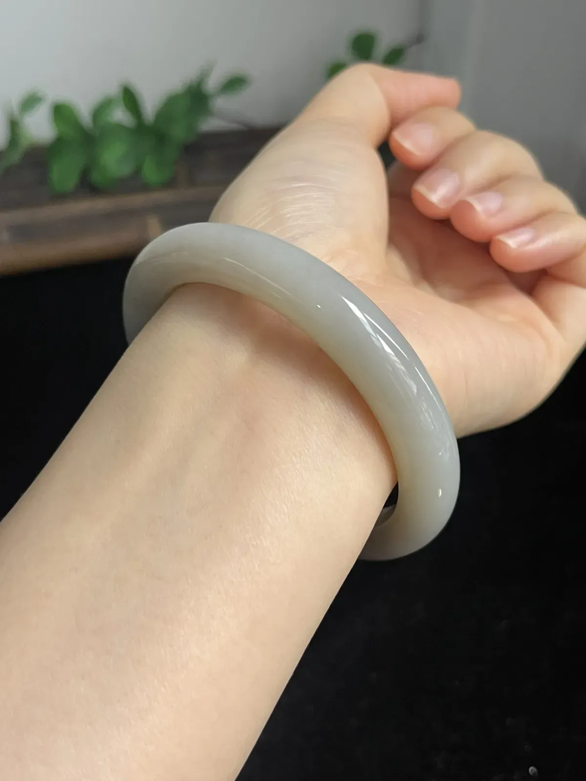 正圈57圈口，和田玉手镯