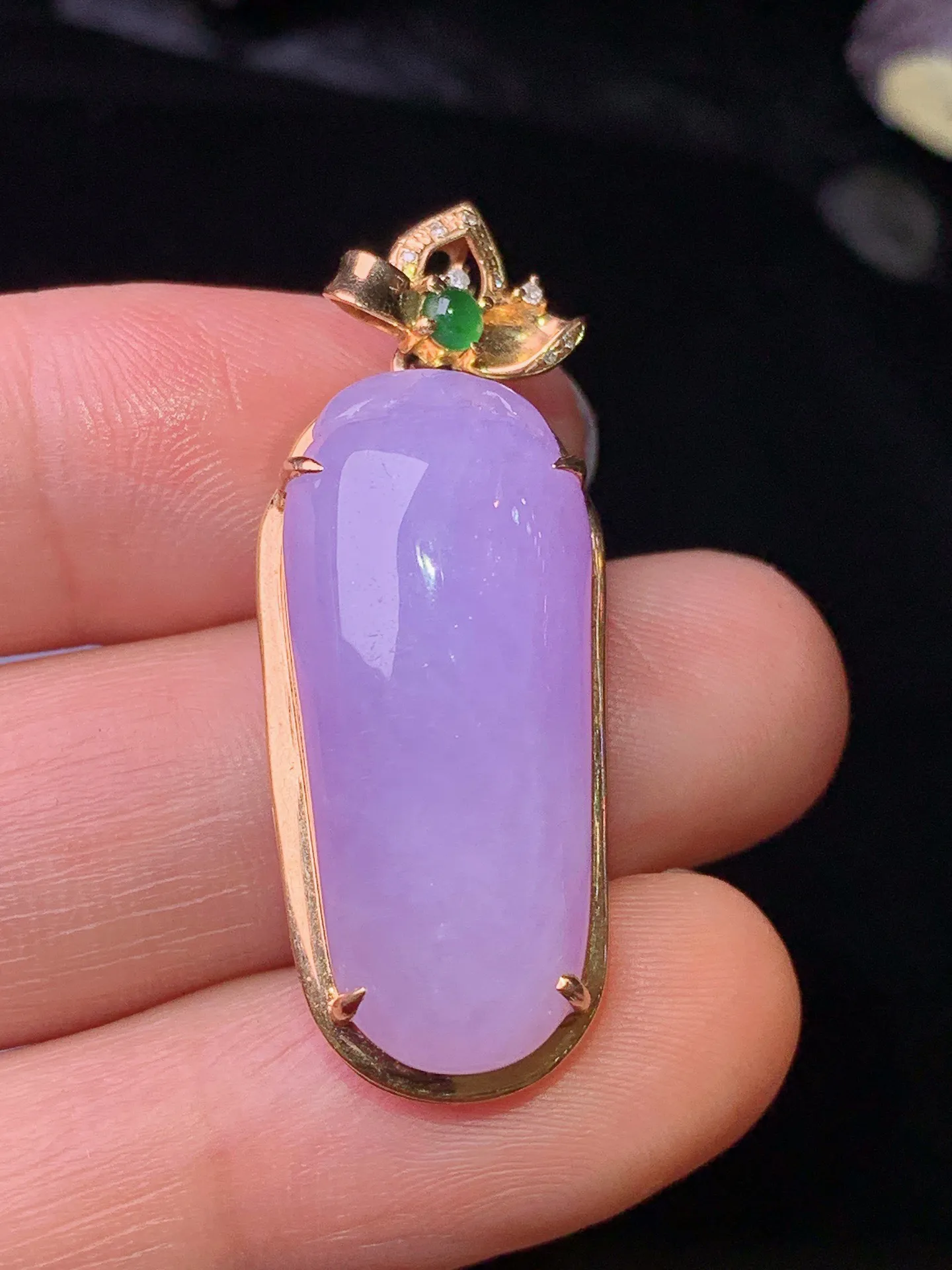 18k金钻镶嵌紫罗兰福瓜吊坠 玉质细腻 色泽艳丽清新 整体尺寸36.2*14*8.5