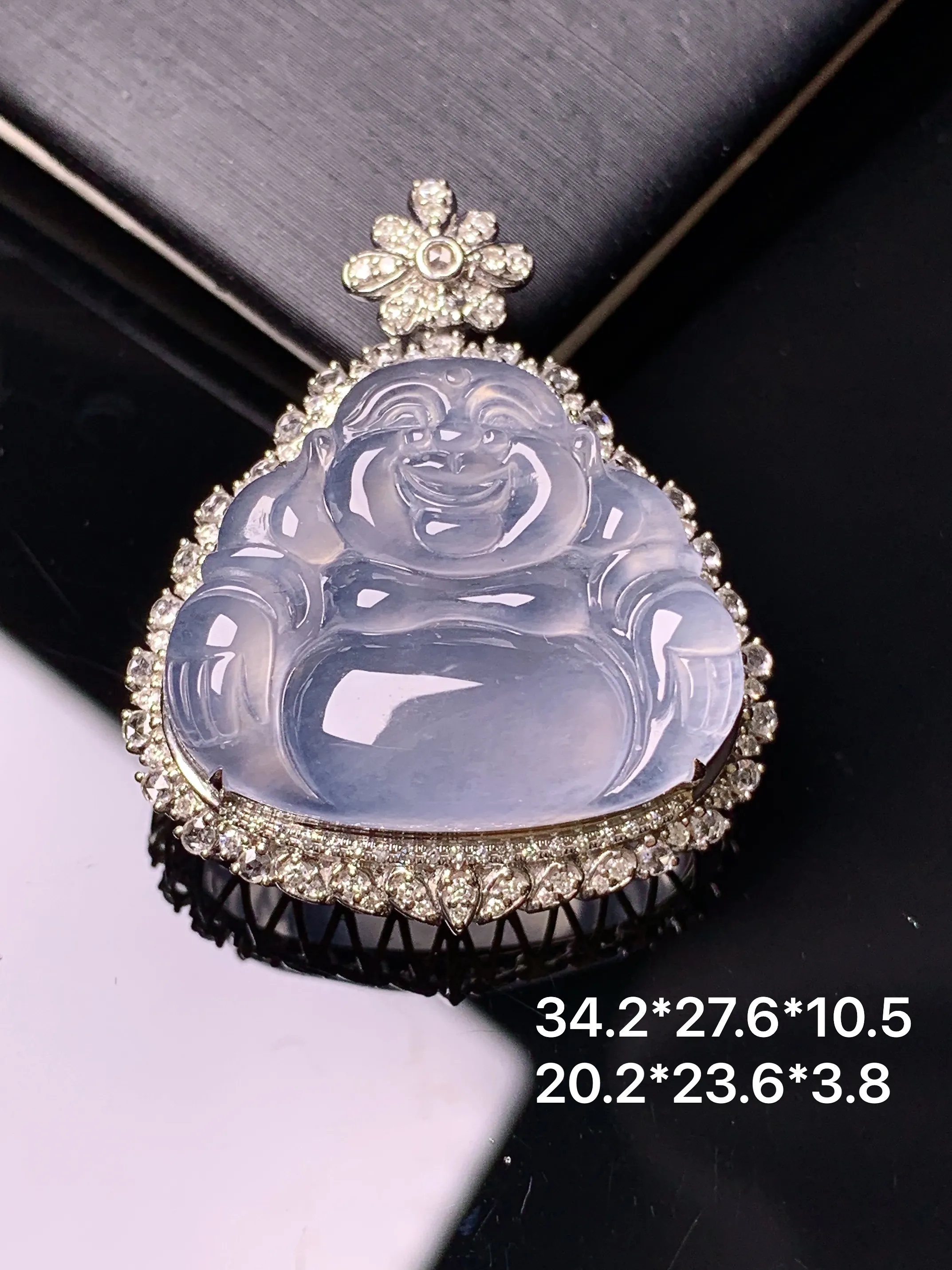 18k金钻镶嵌冰种佛公吊坠 玉质细腻 色泽艳丽清新 整体尺寸34.2*27.6*10.5