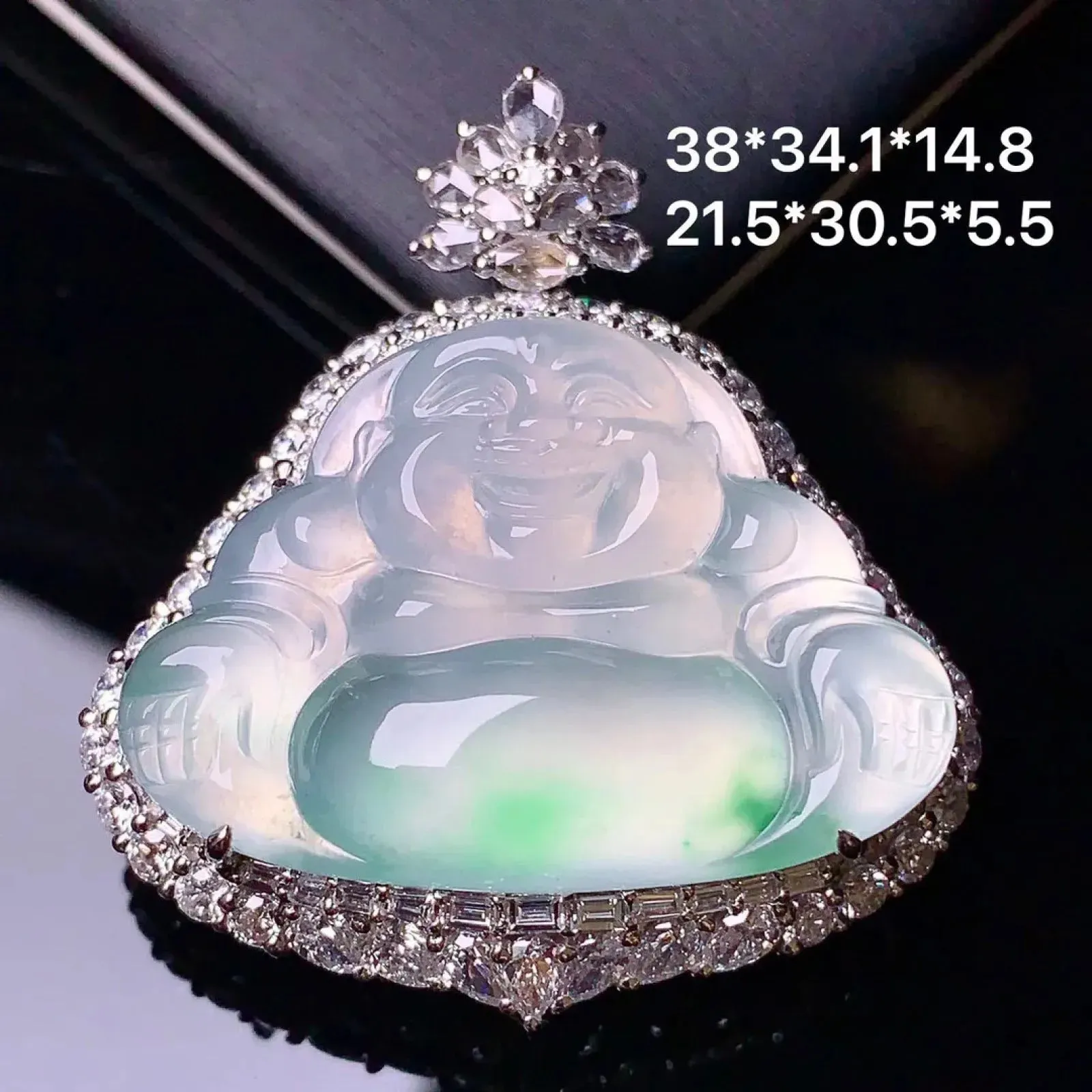 18k金钻镶嵌飘绿佛公吊坠 玉质细腻 色泽艳丽   整体尺寸38*34.1*14.8