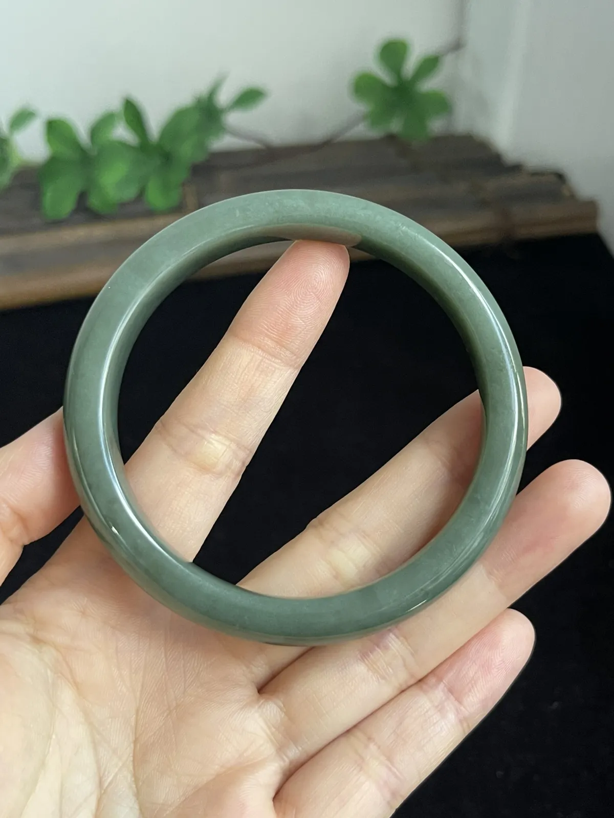 正圈57.4圈口，和田玉手镯