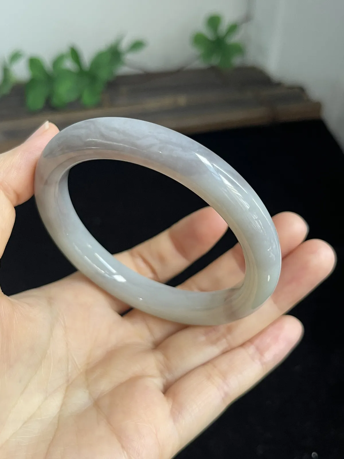 正圈56.3圈口，和田玉手镯