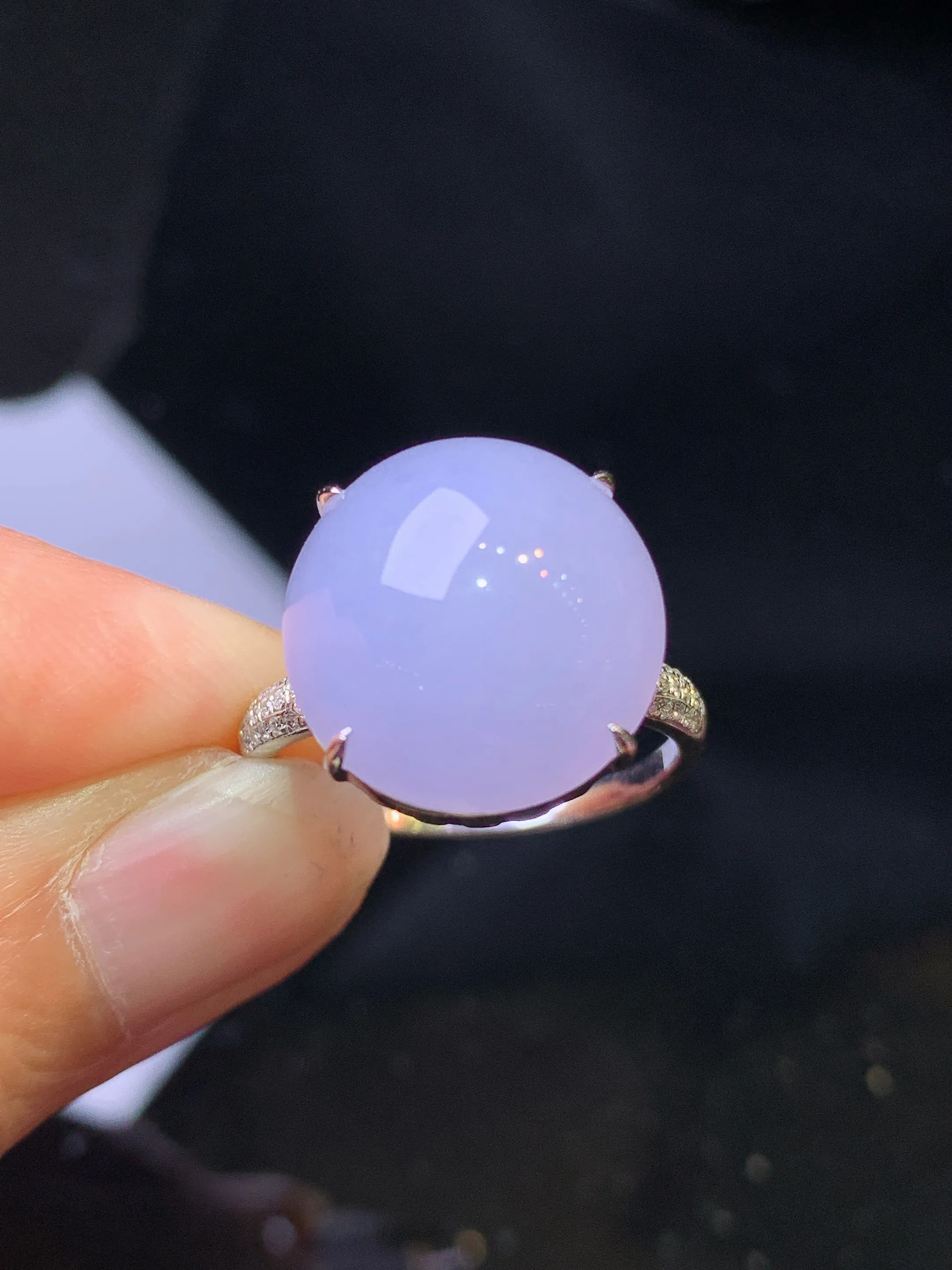 18k金钻镶嵌紫罗兰蛋面戒指 玉质细腻 色泽艳丽清新 圈口14.5 整体尺寸15*14.3*9