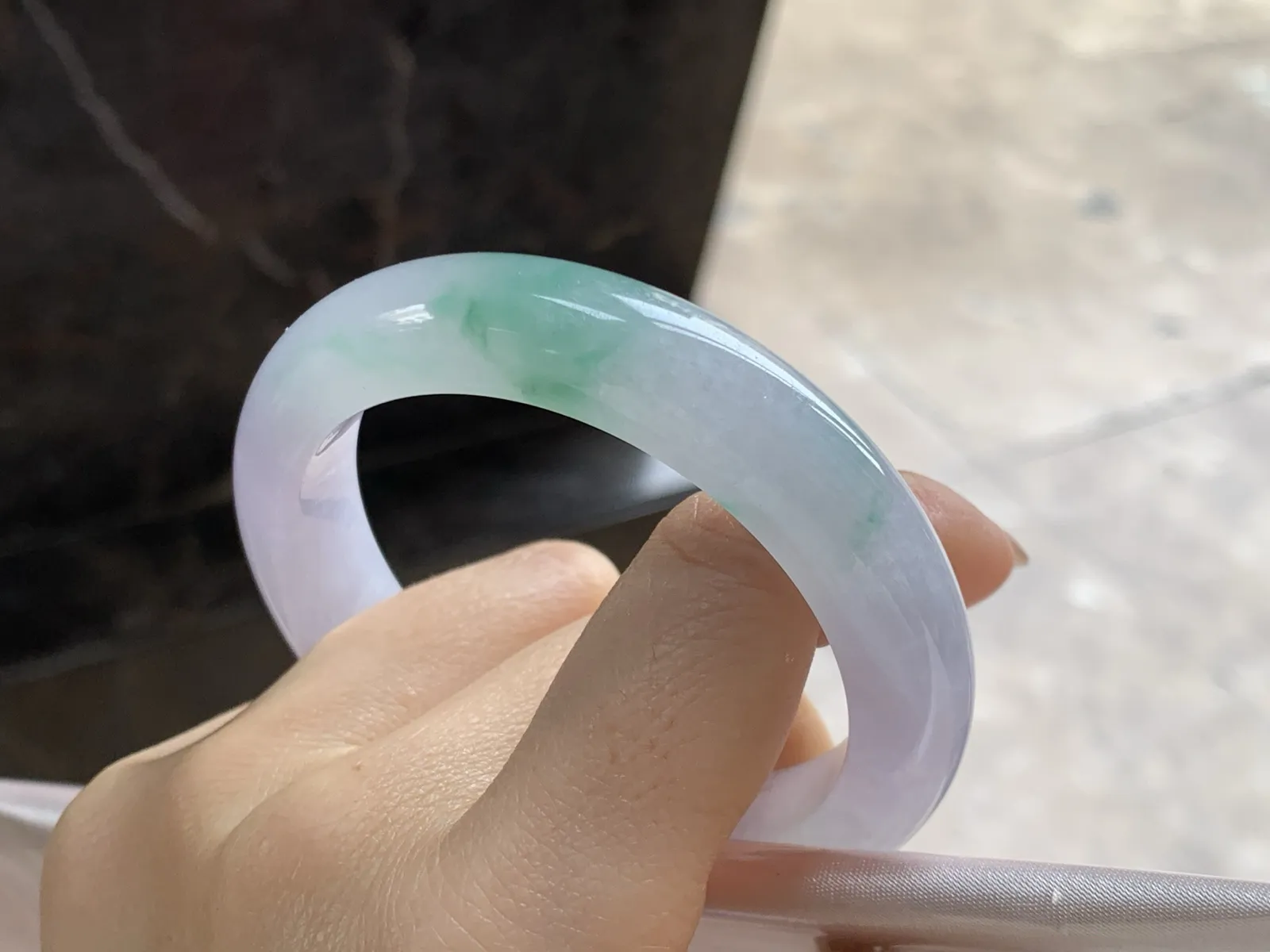 54-12.3-9

飘绿手镯^_有种有色～绿色点缀