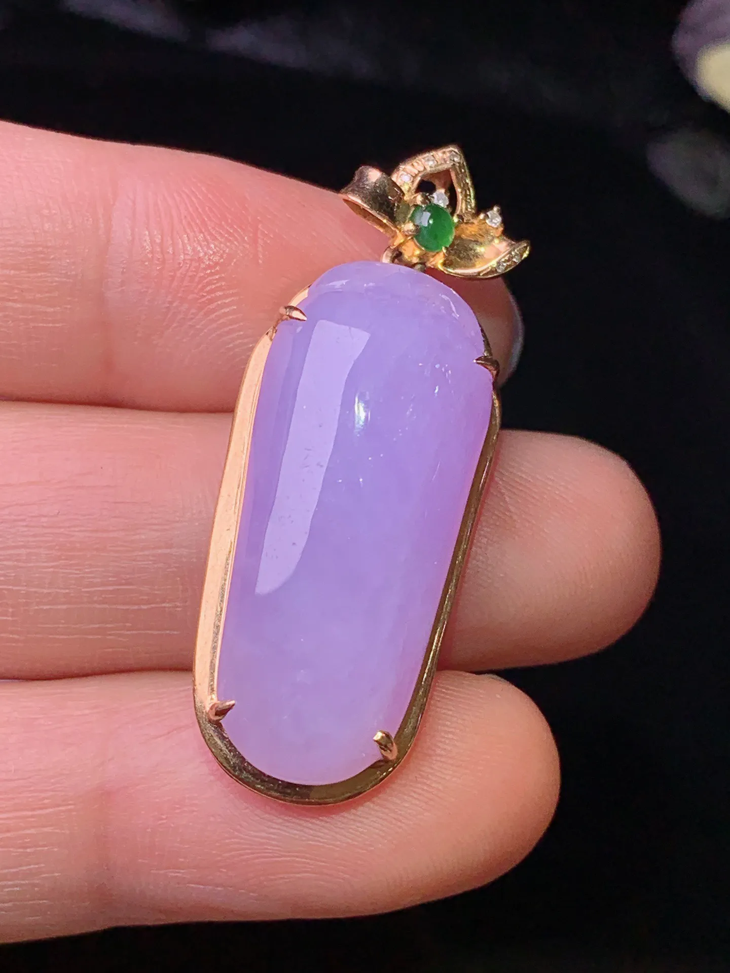 18k金钻镶嵌紫罗兰福瓜吊坠 玉质细腻 色泽艳丽清新 整体尺寸36.2*14*8.5