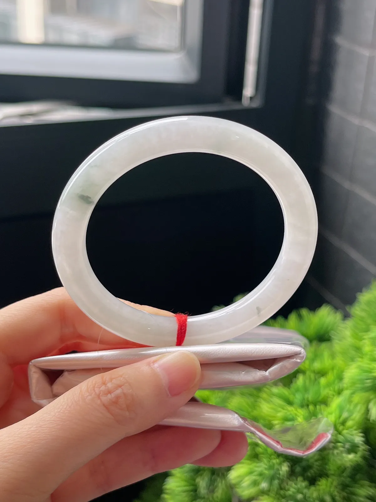 圆镯53.2圈口，翡翠糯化种飘花手镯