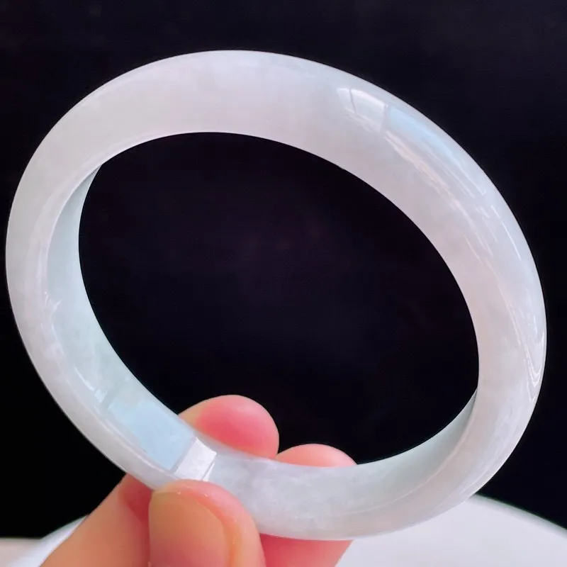 55.6圈有种有色天然翡翠A货玉手镯好种水浅绿水润手镯 44.07g