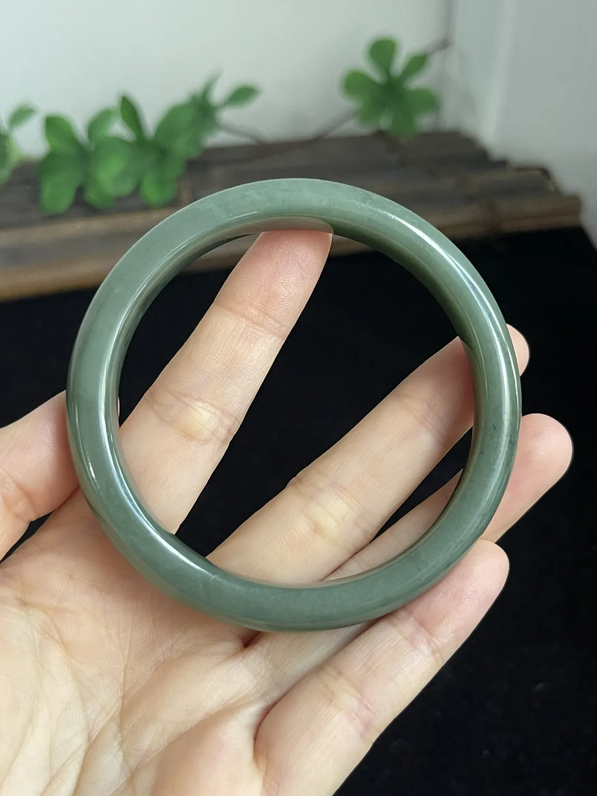 正圈57.4圈口，和田玉手镯