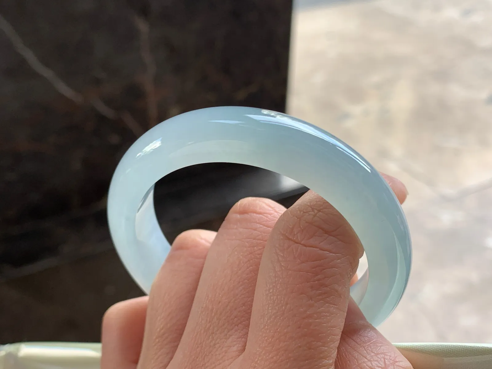 52.5-12.3-8.4

冰蓝手镯^_^水润冰透