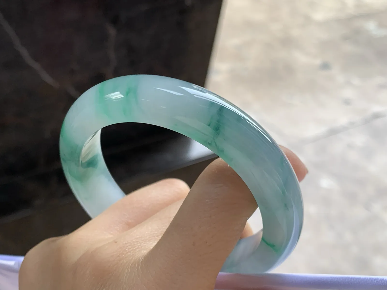 59-13.3-10

冰飘绿手镯^_^绿花点缀