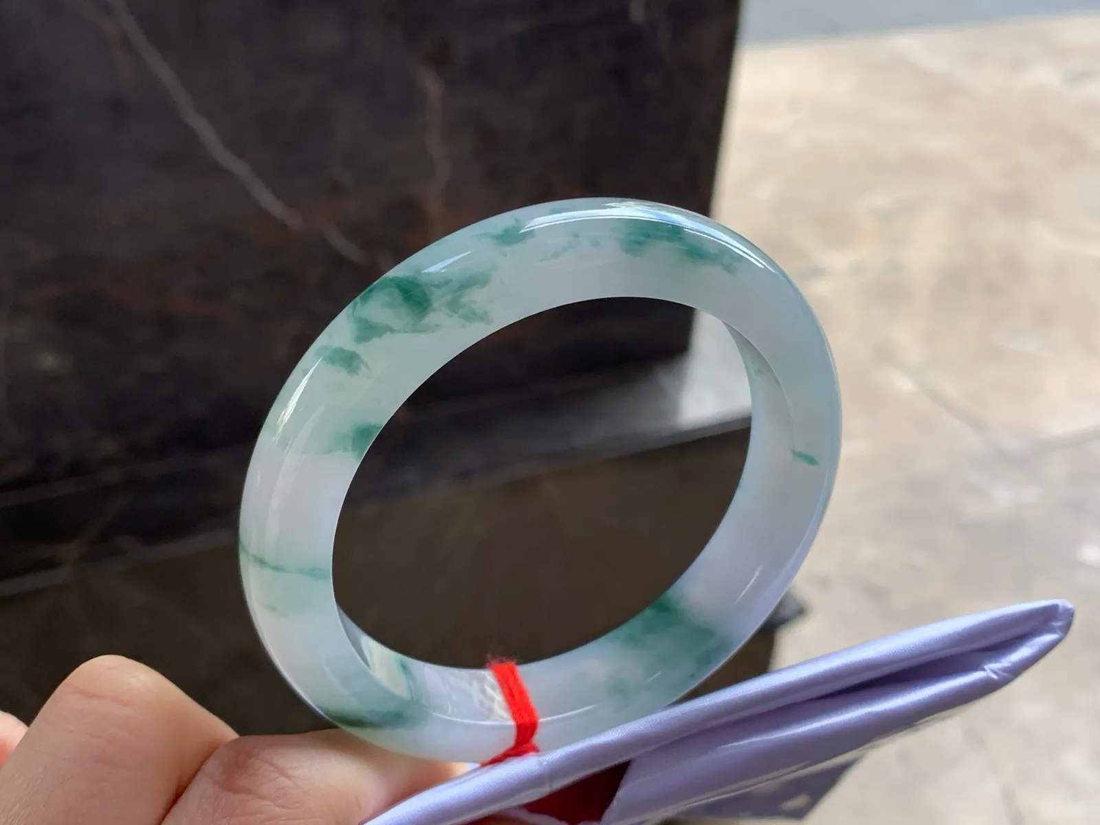 61.5-12.7-9.4

蓝花大圈手镯^_^飘花浓郁