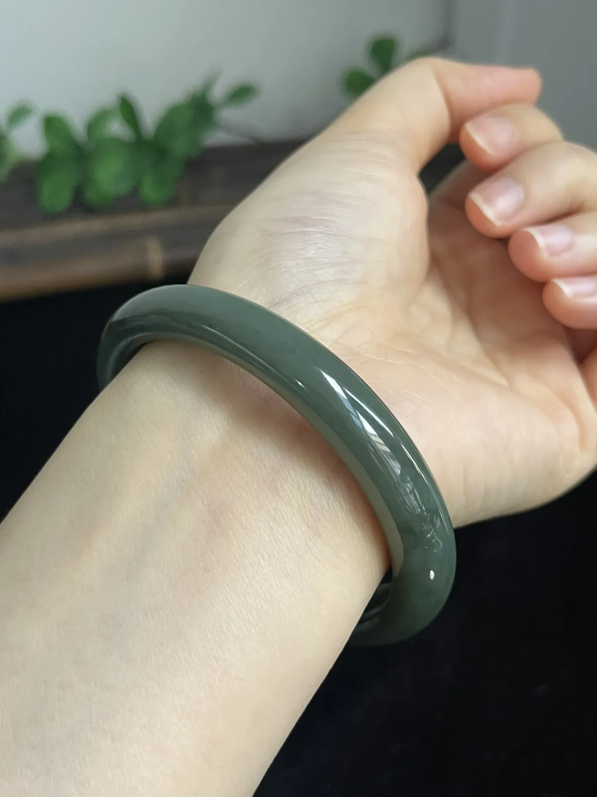 正圈57.4圈口，和田玉手镯