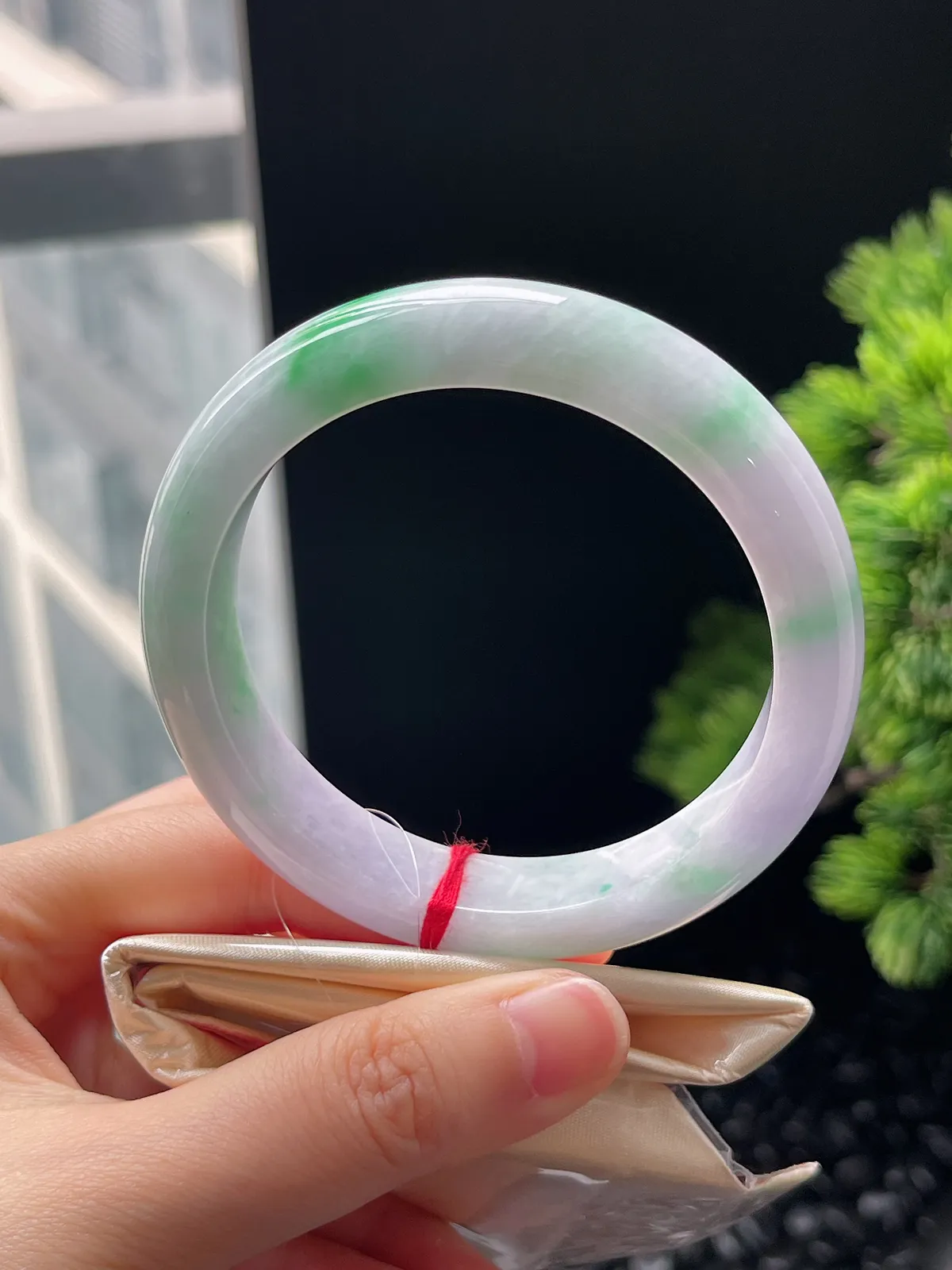 正圈57.6圈口，翡翠糯化种春带彩手镯