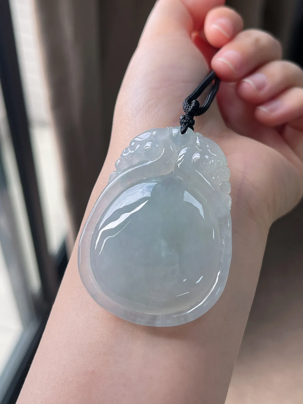 翡翠冰糯种淡绿色福贝