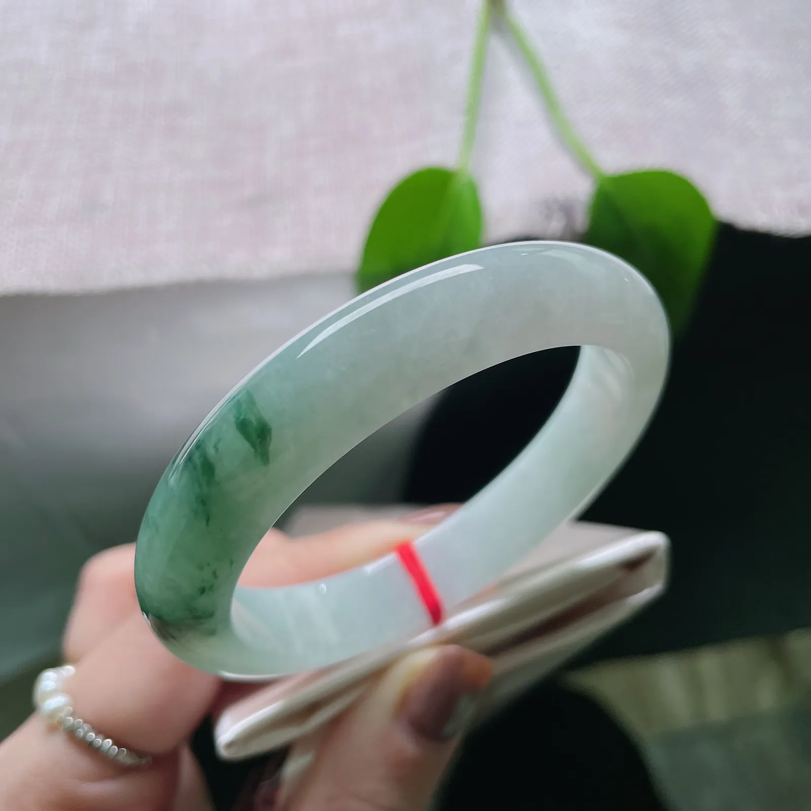 尺寸 57.7/12.2/8，飘花正圈，料子细腻干净，种老，江南韵味。棉线