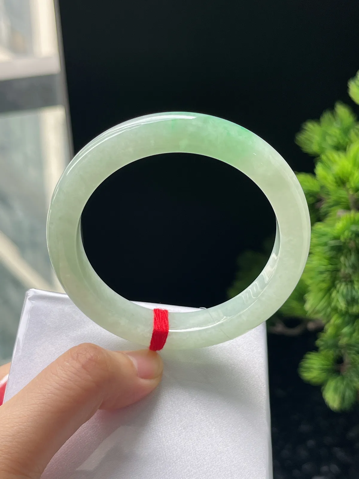 正圈54.4圈口，翡翠冰糯种飘绿手镯