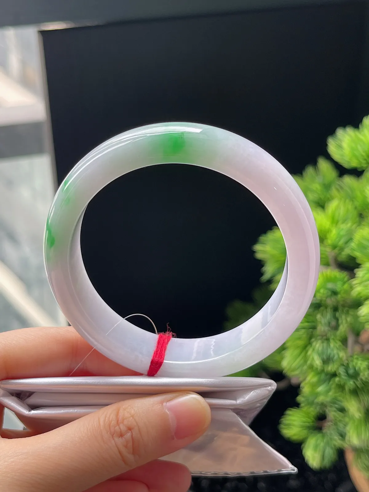 正圈58.5圈口，翡翠飘绿手镯