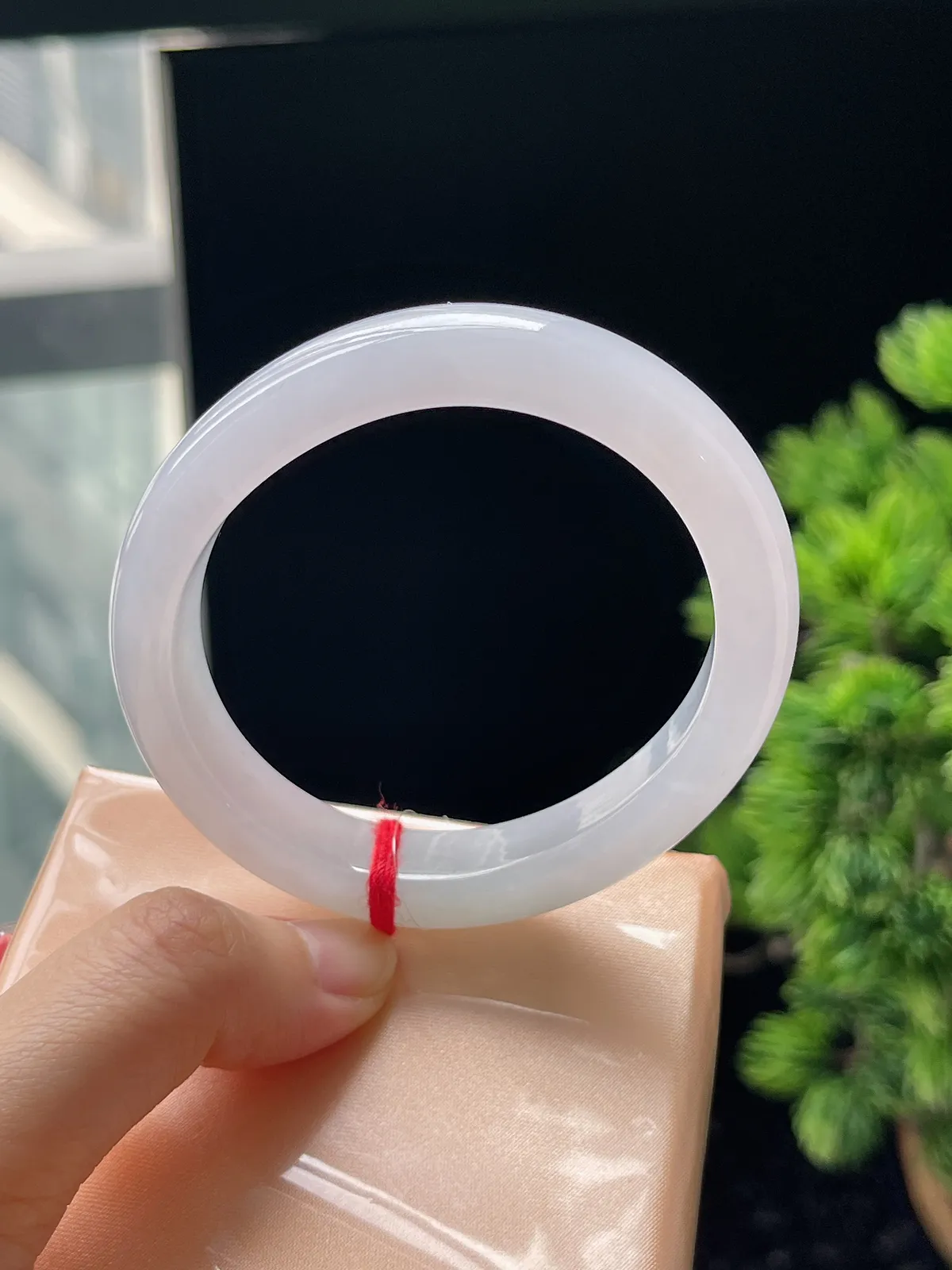 贵妃镯56圈口，翡翠冰种白色手镯，胶胶润润