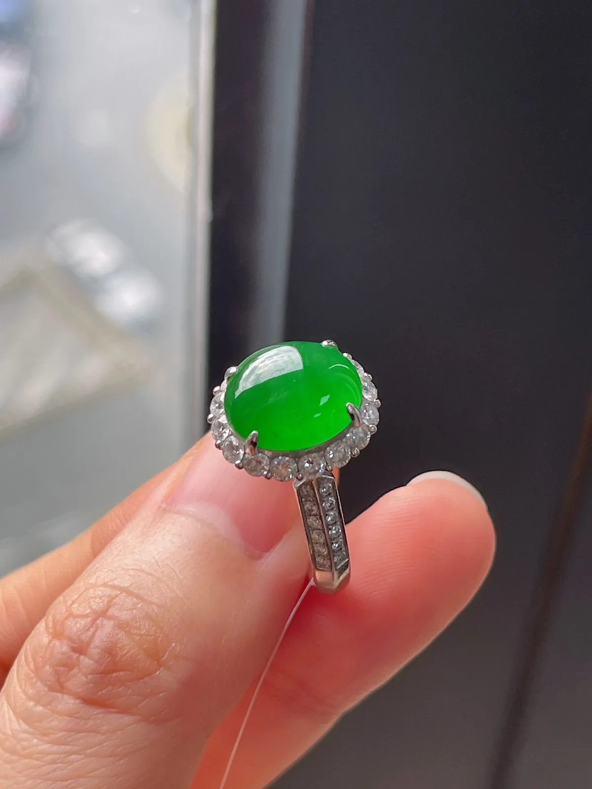 18k金翡翠冰阳绿戒指