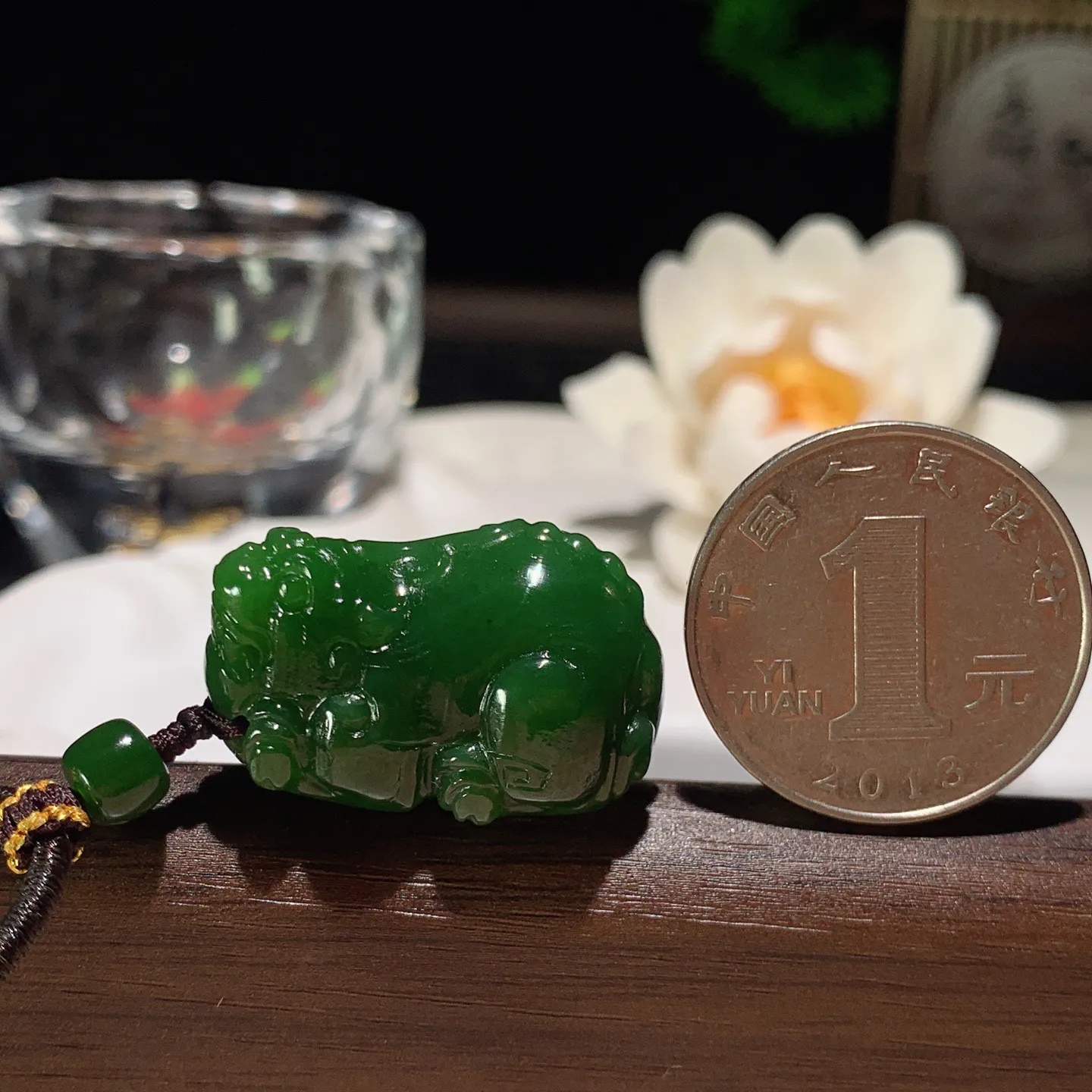 和田玉阳绿俄罗斯碧玉招财进宝貔貅挂件 尺寸28/19/16重16克。玉质细腻油润。手推出油。佩戴高端典雅。lt260204