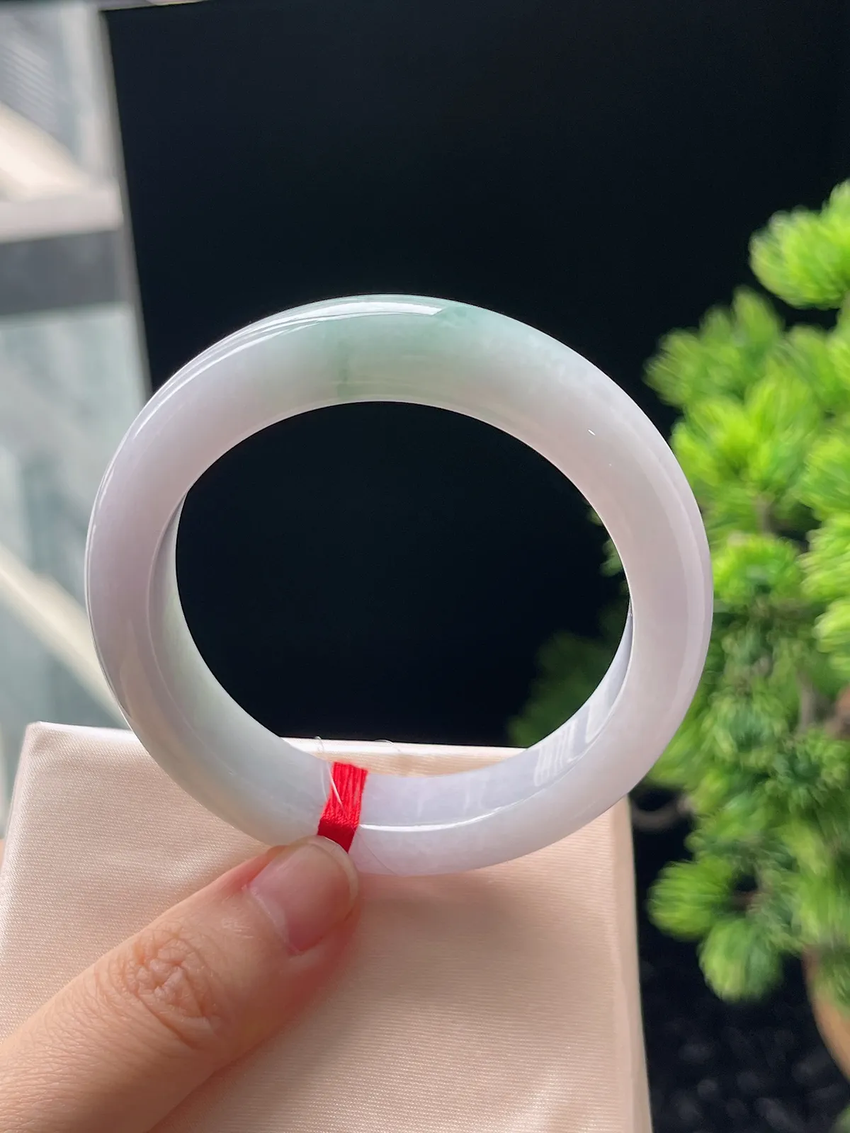 正圈53.3圈口，翡翠糯化种淡绿色手镯